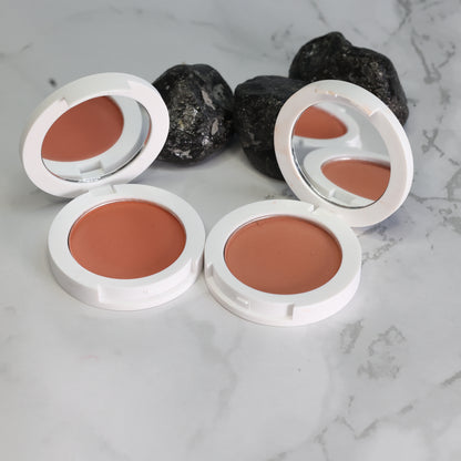 Luxuriöser Bronzer Natürliche Schönheit Strahlender Teint Seidige Textur Sonnenverwöhnter Teint Gesunde Ausstrahlung Tiefe und Kontur Strahlender Glow Make-up-Routine Sonnengeküsstes Aussehen Perfektioniertes Make-up Mühelose Anwendung Lang anhaltend Beauty-Produkt Luxus-Make-up